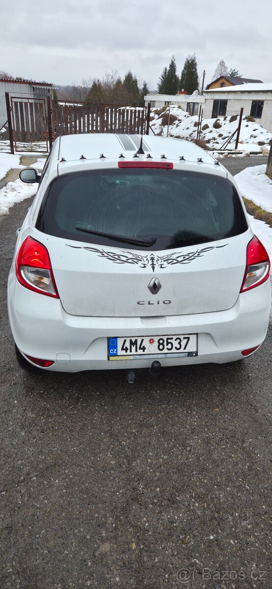 Prodávam Renault Clio III 2011 - 3