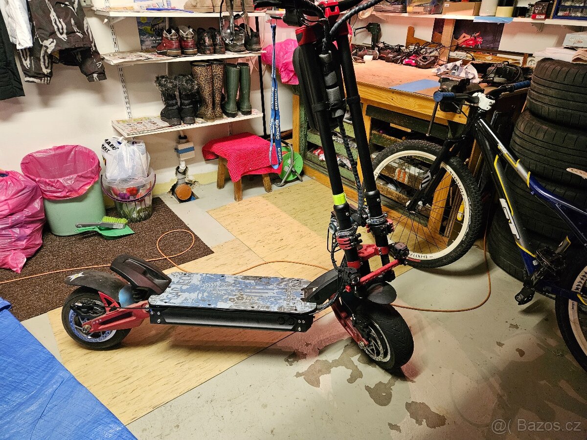 Koloběžka Techlife X9 - 3