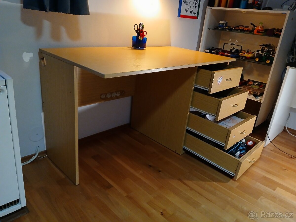 Kancelářský stůl - 3