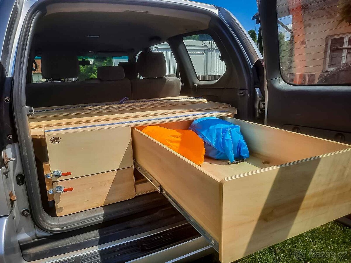 Obytná vestavba Toyota Land Cruiser 120
