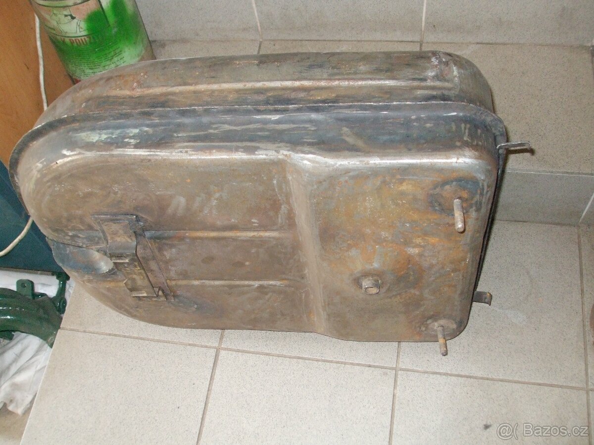 zetor 25 nádrž - 3