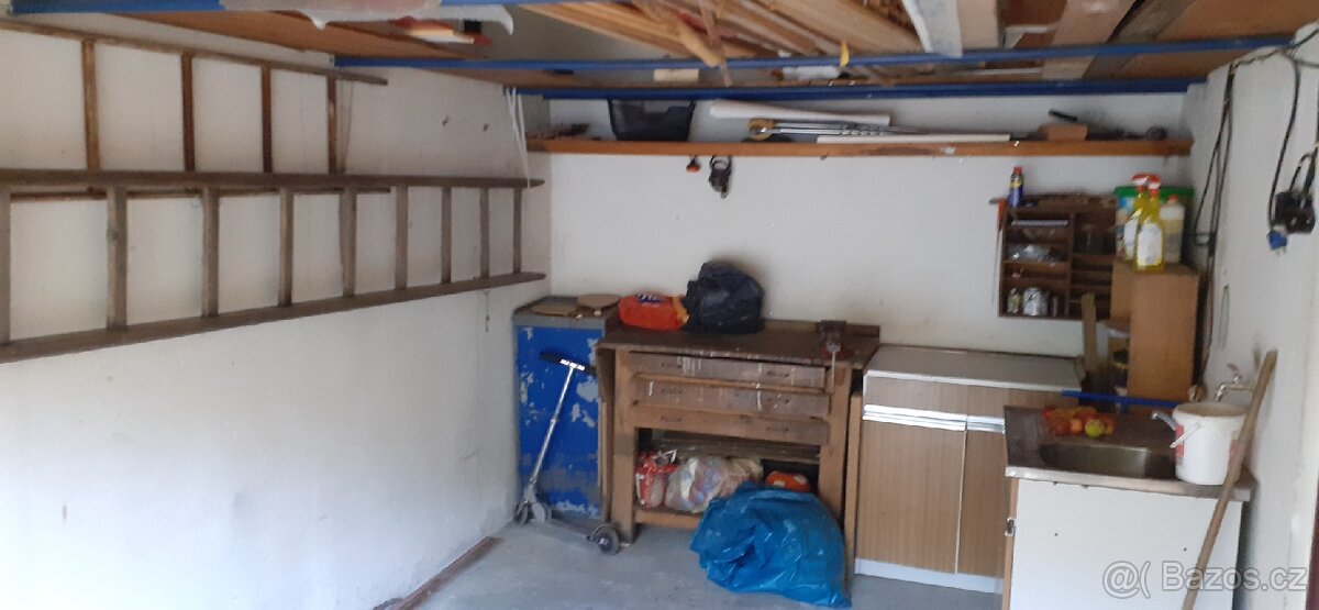 PRONAJMU GARAZ V KLATOVECH LIPOVA UL - 3