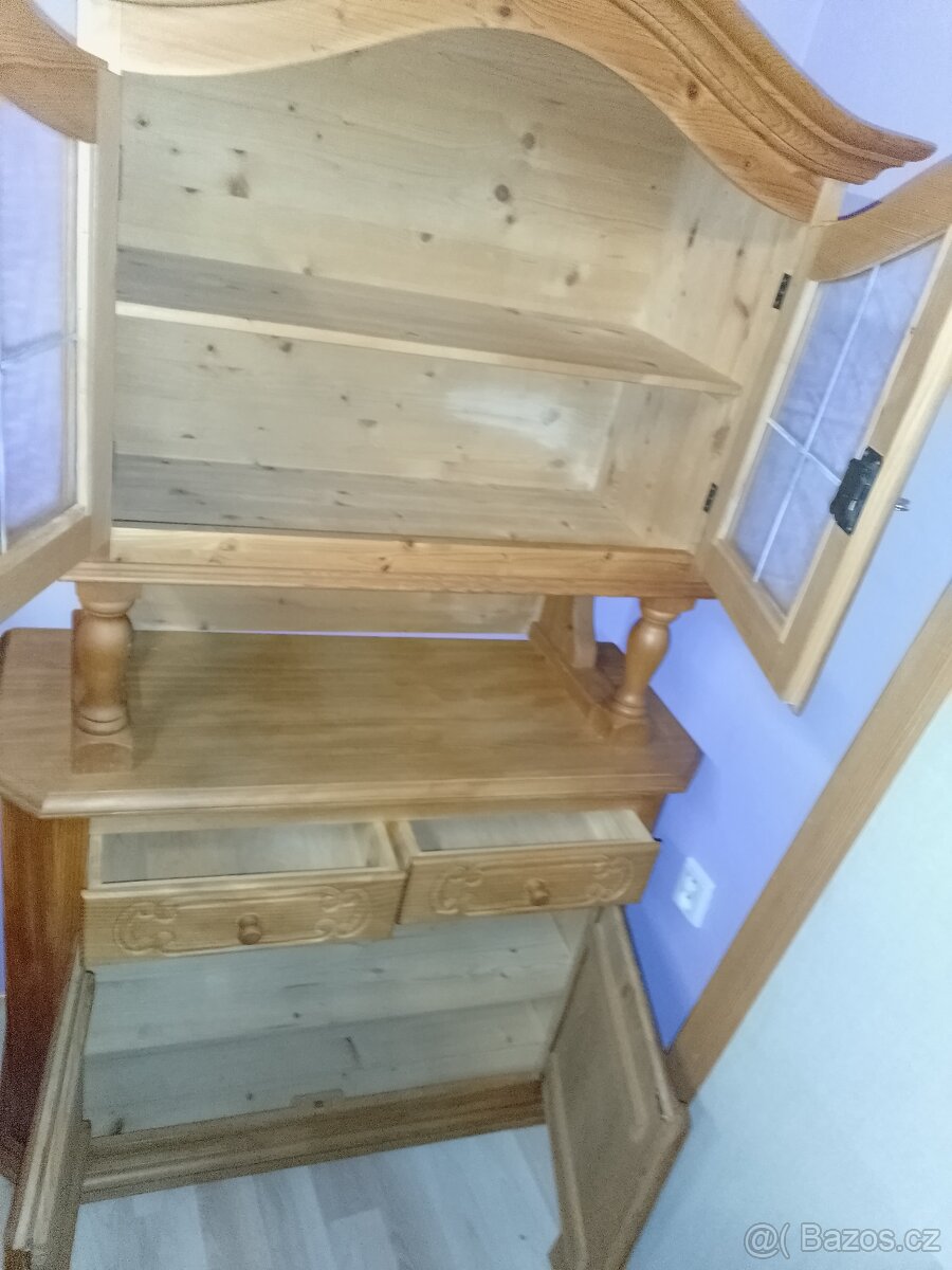 Celo masivní vyřezávaný selský příborník - 3