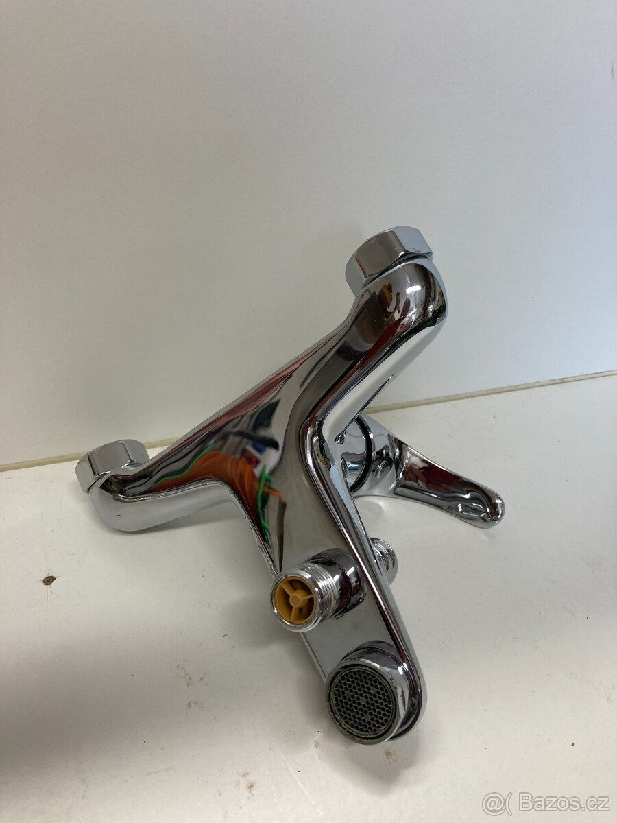 Sprchová baterie na zeď s hadicí - 3