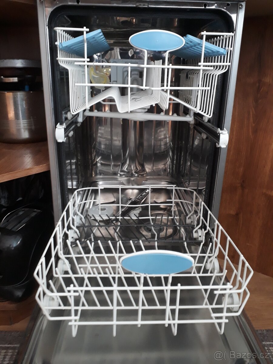 Myčka na nádobí INDESIT - rezervace - 3