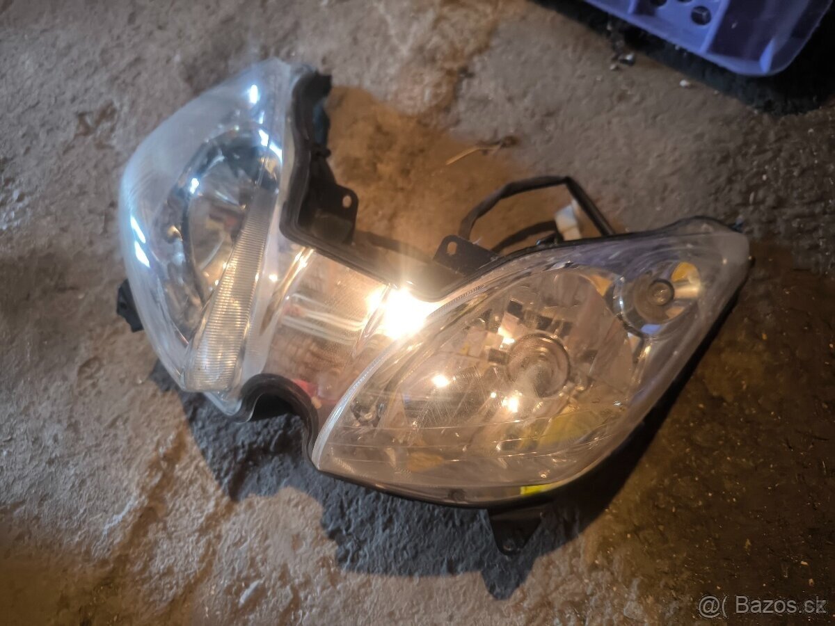 Svetlo X-MAX 125 - 3