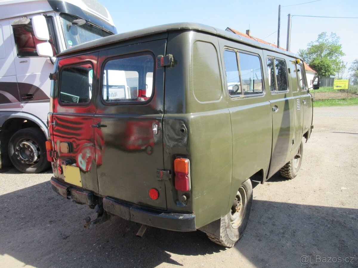 UAZ 452 Buchanka - 3