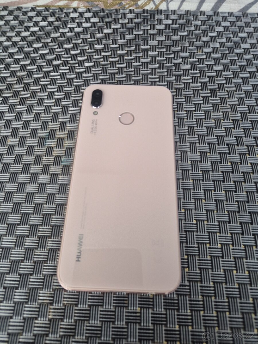 Huawei P20 lite růžový - 3