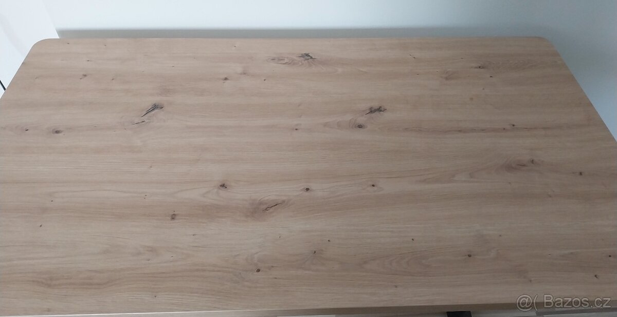 Výškově nastavitelný stůl - 3