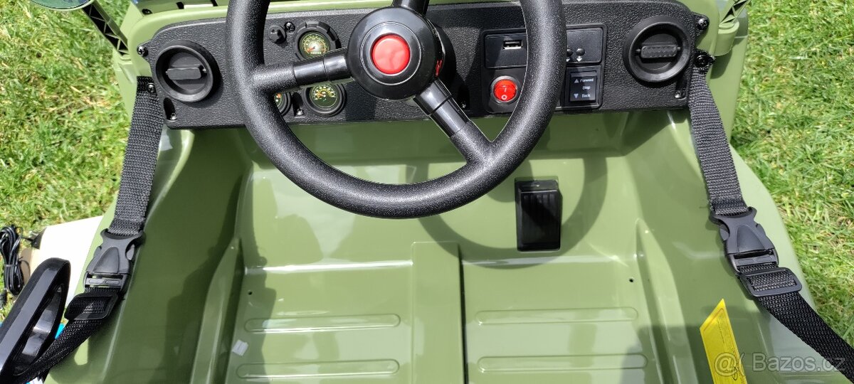 Jeep Willys s 2,4G, 4x4, 1 místný, grean army 112W - 3