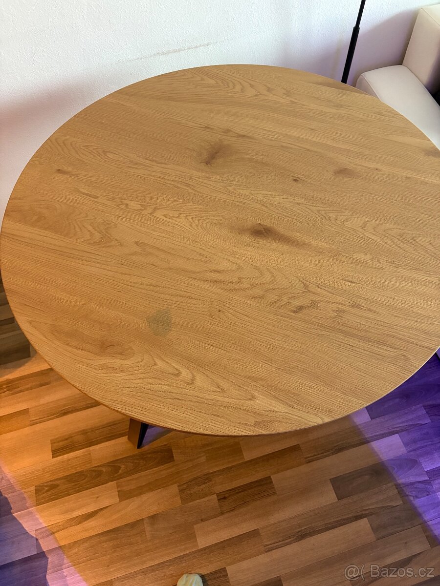 Kulatý stůl - 3