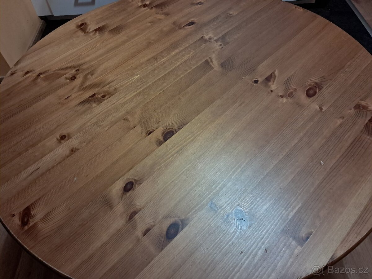Kulatý plně dřevěný stůl - 3
