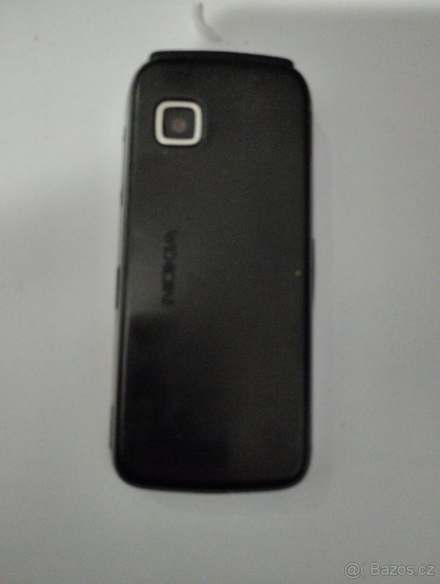 Nokia 5230 a další mobili - 3