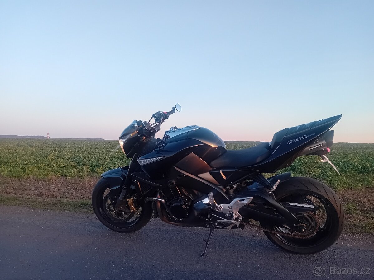 Suzuki gsx 1300 b-king - 3