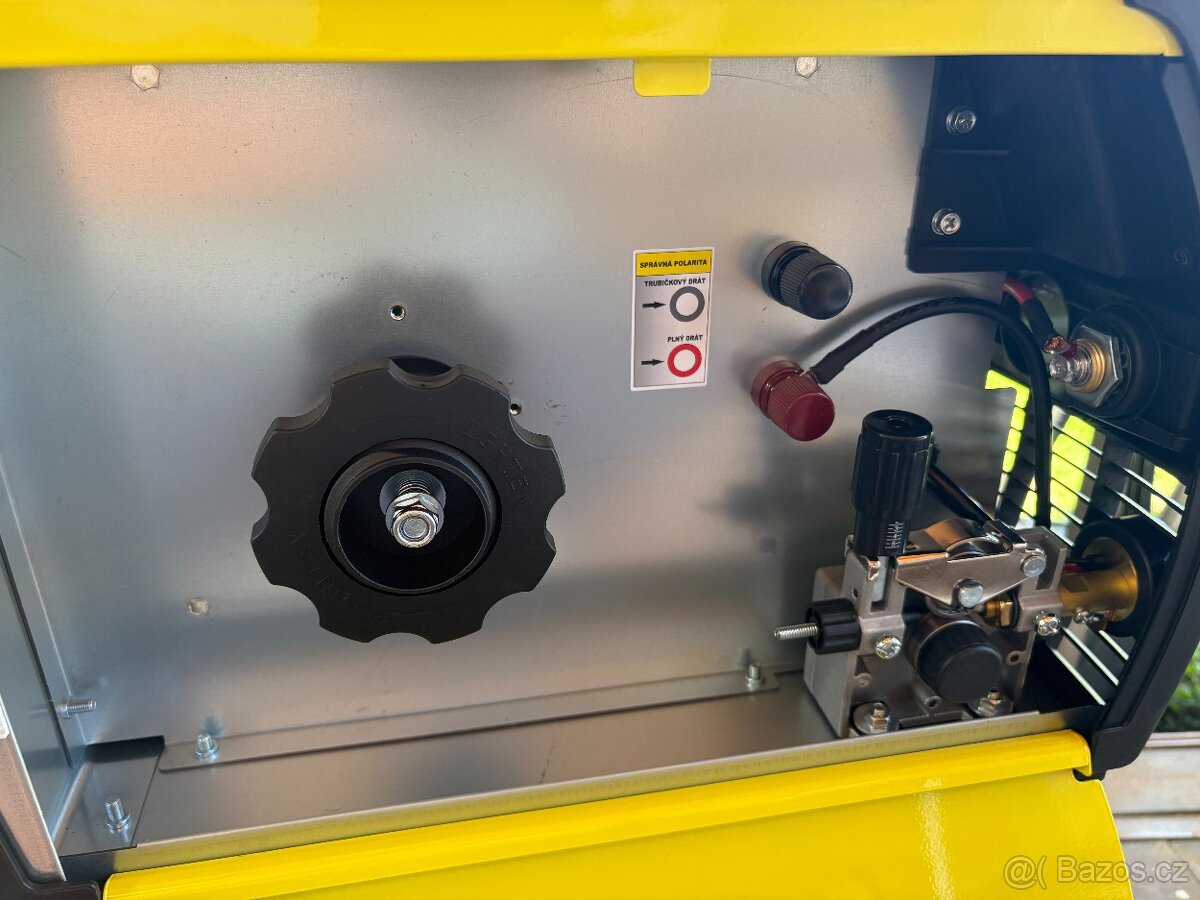 Svářečka Kowax GeniMig 220 LCD - 3