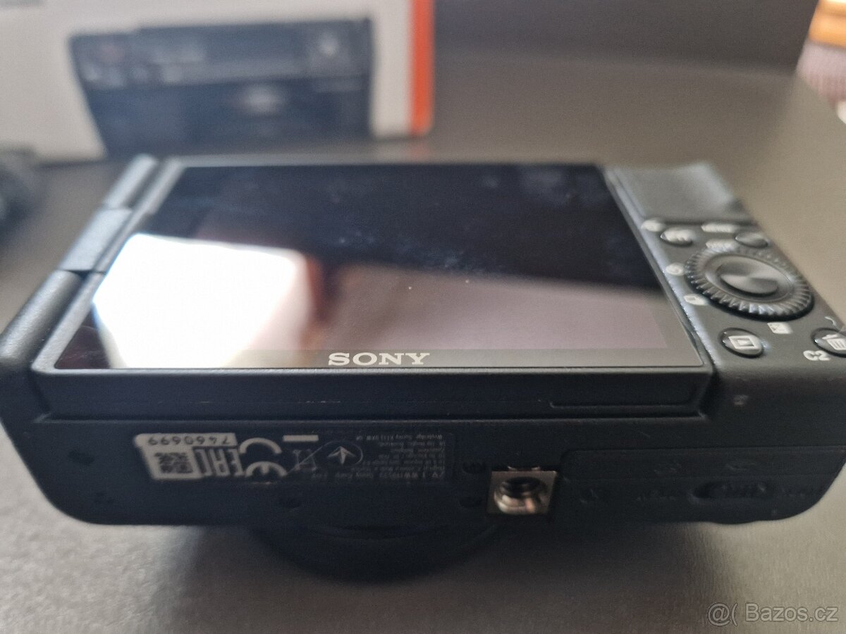 Sony ZV1 - 3