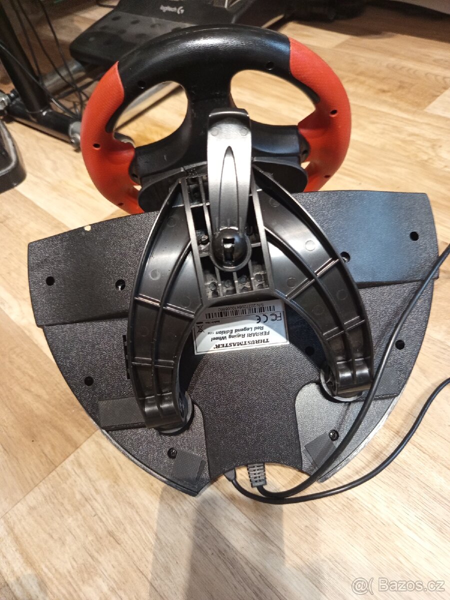 Thrustmaster Ferrari Racing Wheel Red Legend Edition - 3