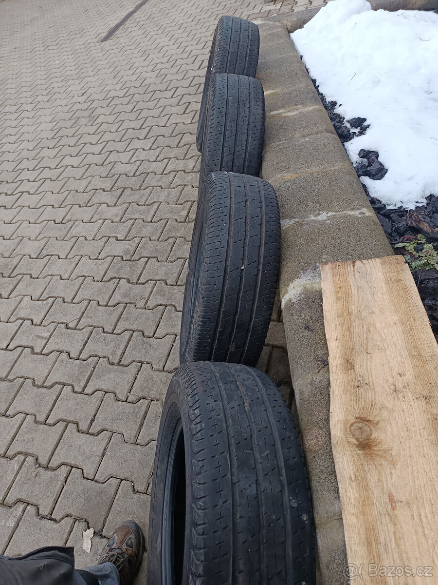 Prodám 4x letní pneu 215/70 R15  Continental vanco 2 - 3
