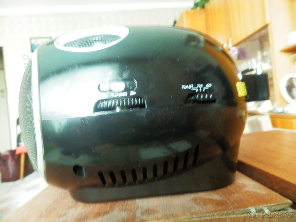 Přenosný radiomagnetofon - 3