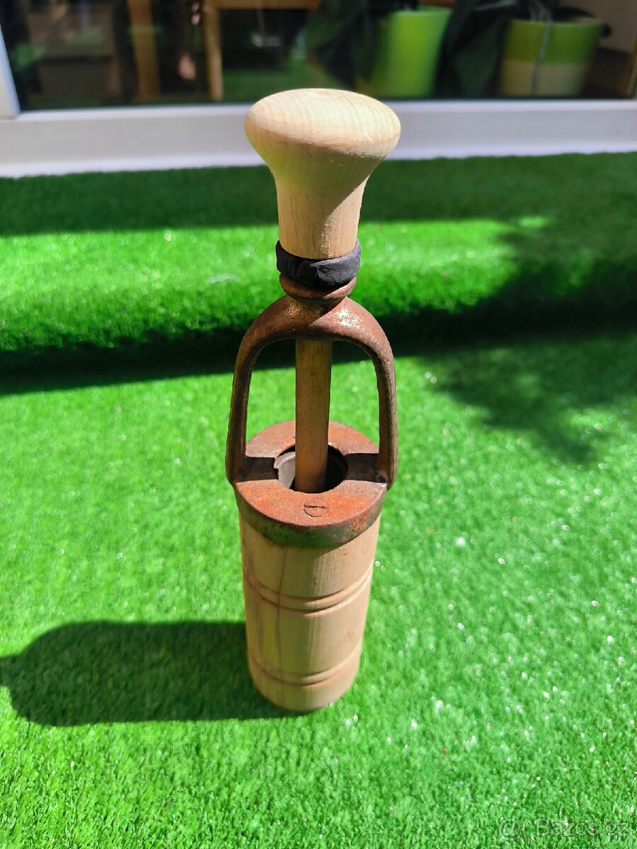 retro špuntovačka na špunty staré - 3