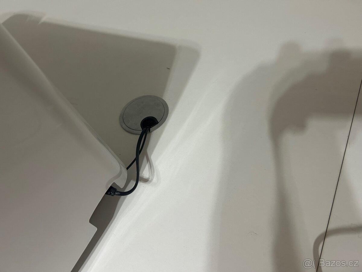 Stoly do domácí šicí dílny - 3