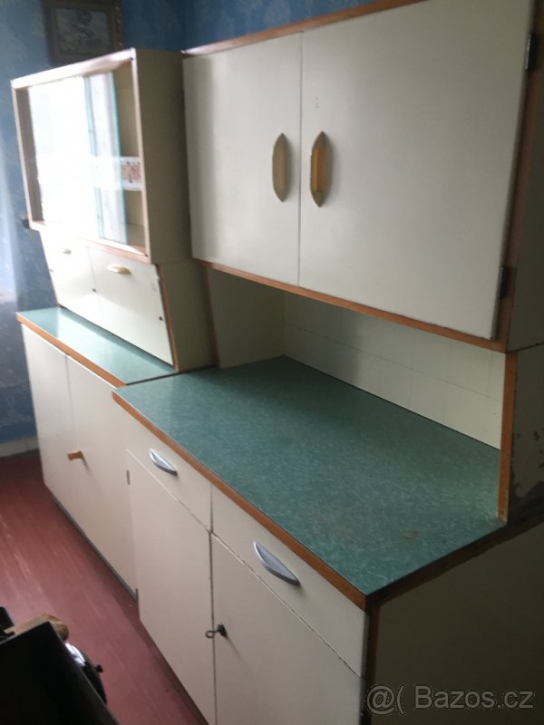 Kredenec. - 3