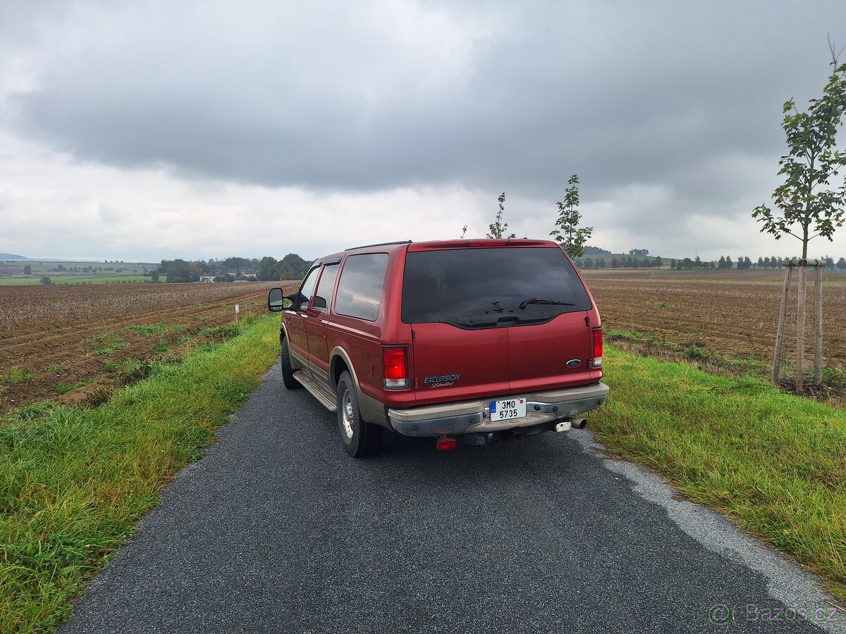 Ford excursion V10