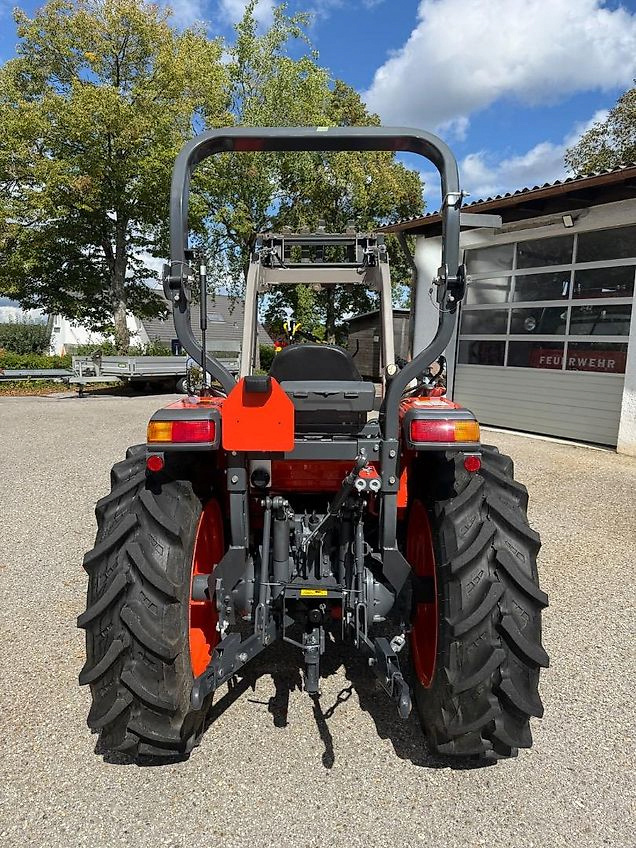 Ideální pro farmu i zahradu, Kubota L1-452 - 3