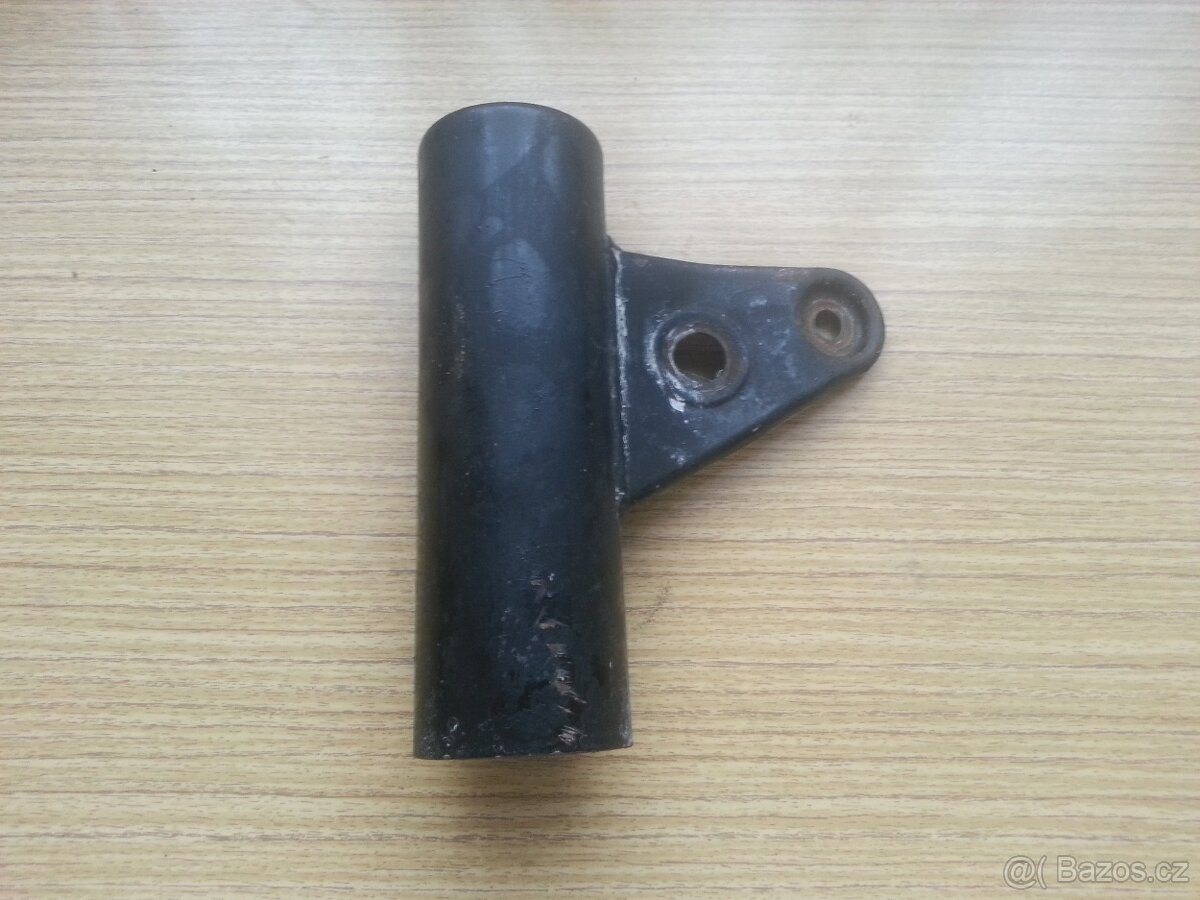 Plast a držák předního světla a zadní tlumič na Jawa 350 634 - 3