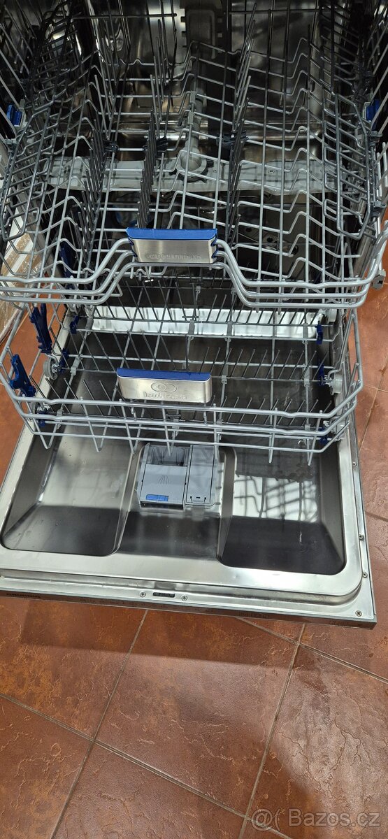 Vestavena myčka Grundig GNV 41935 - 3