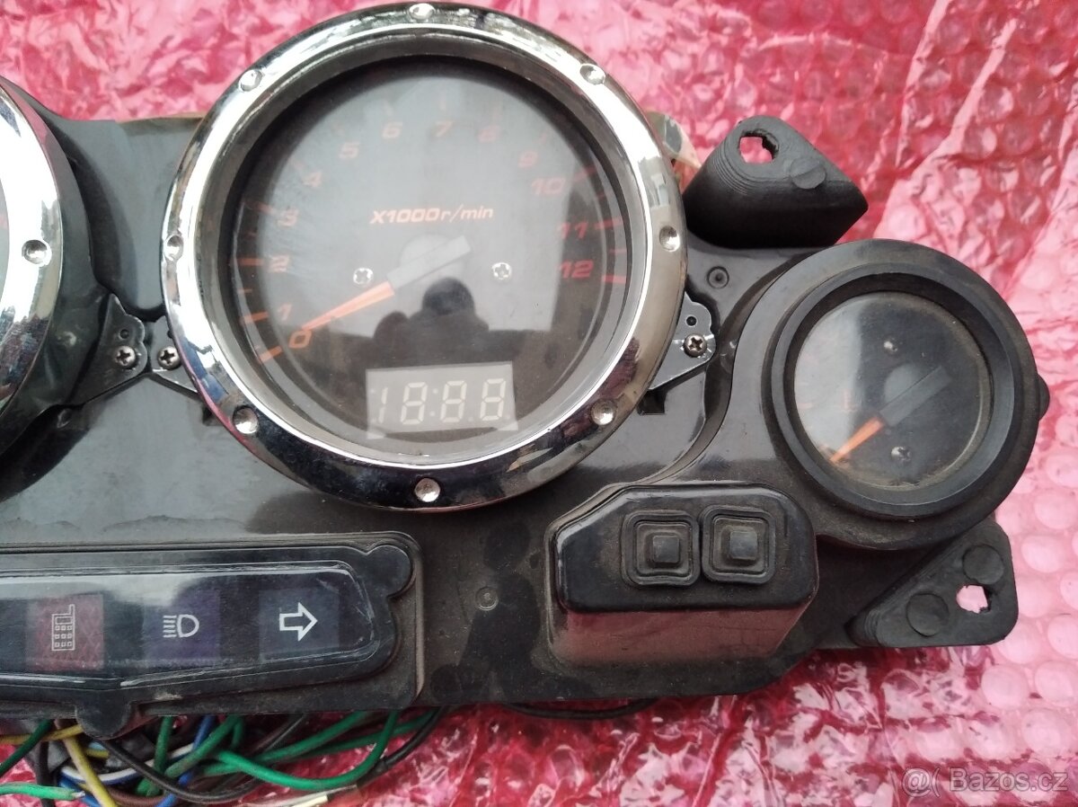Yuki Arrow 250, tachometr, budíky - 3