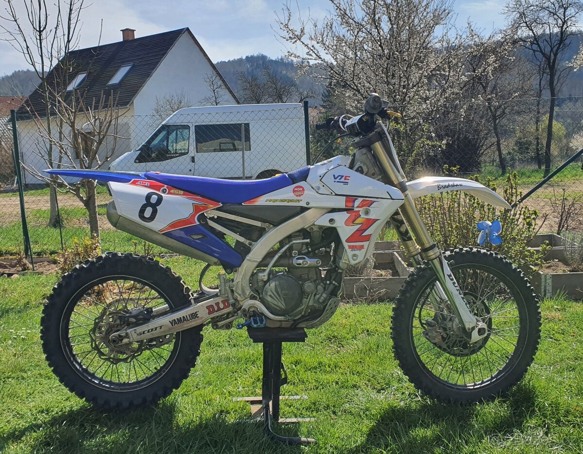 YAMAHA YZ 450 F (+plasty Bradshaw 1993 Replica )