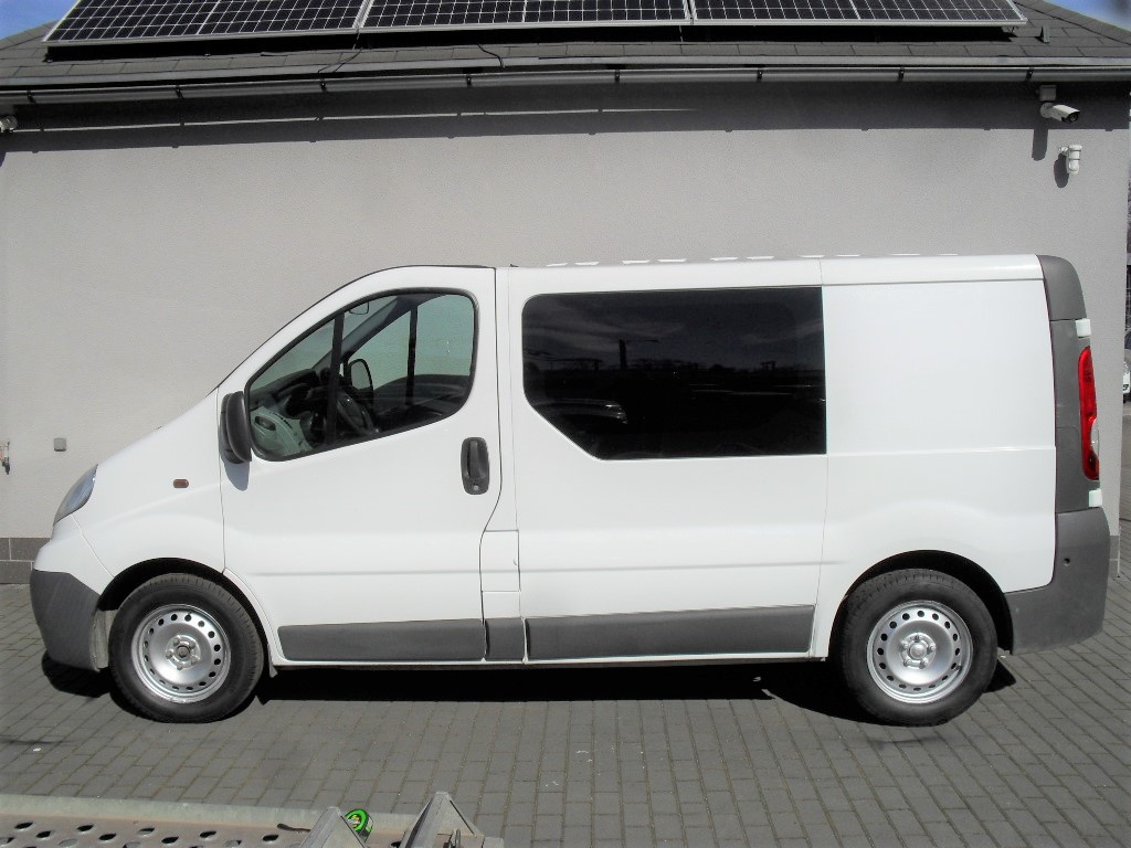 Opel Vivaro 2,0 CDTI 6 Míst Klima 219.000Kč - 3