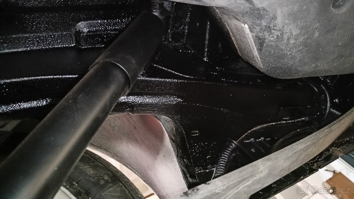 WV Caddy Nástřik podvozku včetně dutin - 3