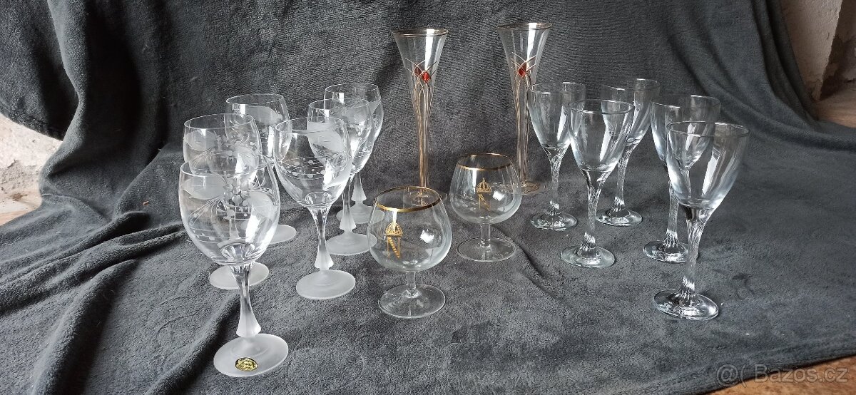 Barevné skleněné vázy, keramická váza, sklenice - 3