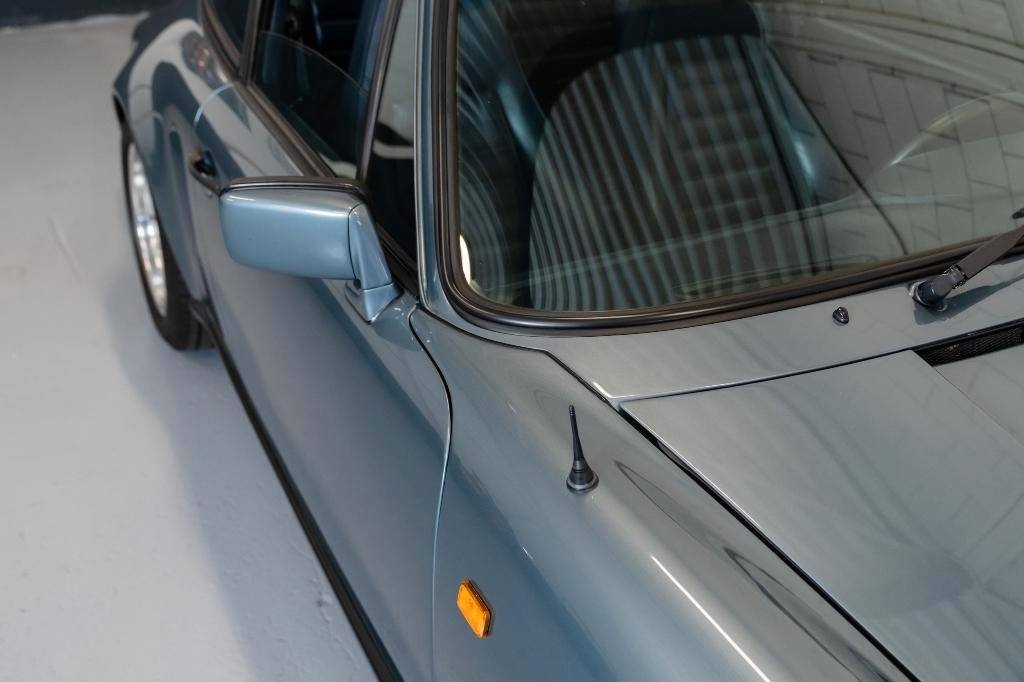 Porsche 911 Carrera 3.2 z roku 1984 - 3