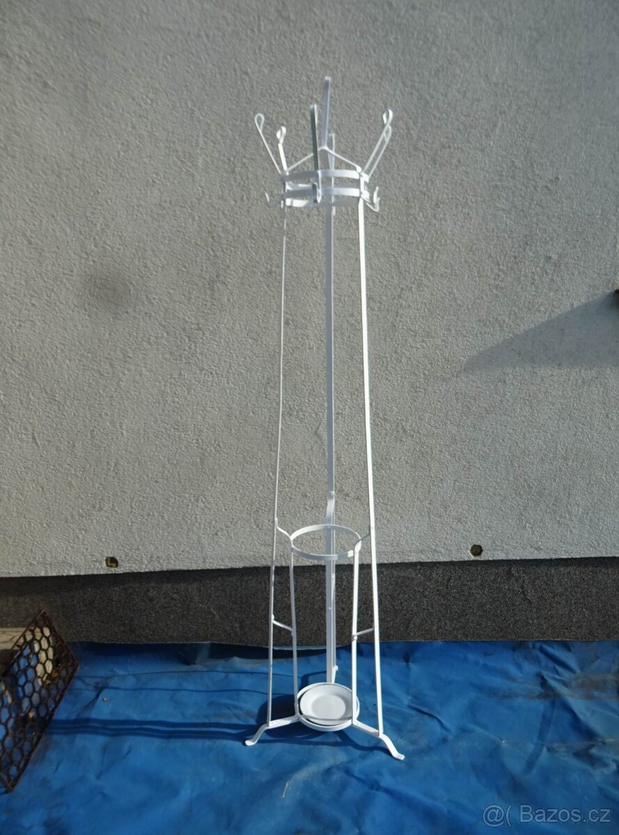 Věšák na klobouky , kabáty a deštníky - funkcionalistický - 3