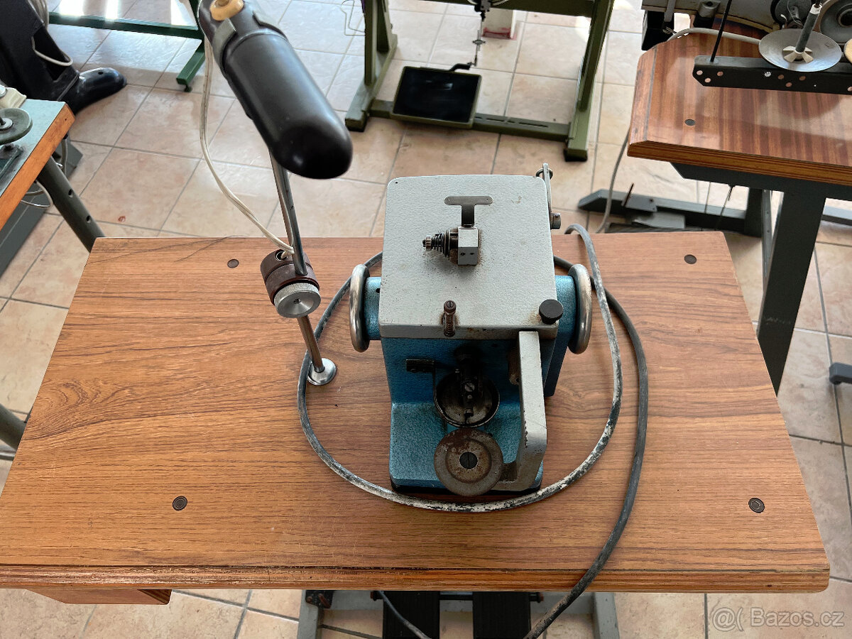 Průmyslový šicí stroj - na šití kůže (koženky) - 3