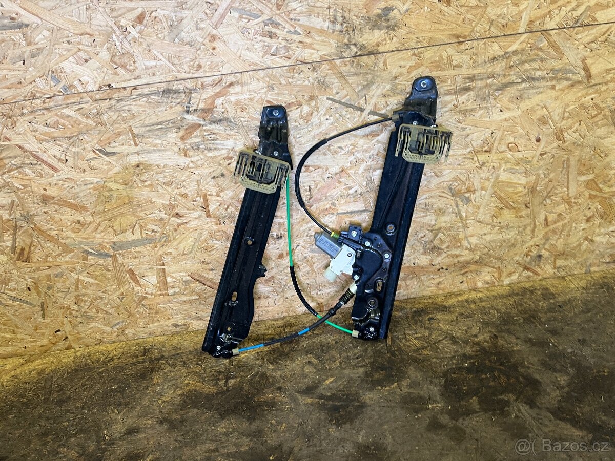 PŘEDNÍ PRAVÁ STAHOVAČKA BMW F11/F10 - 3