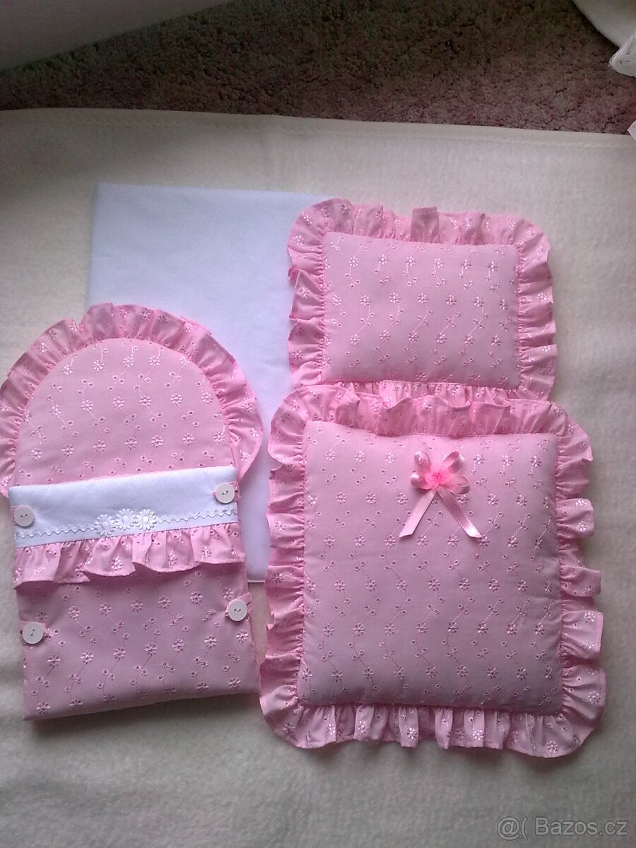 Peřinky do kočárků pro panenky z různých barev-látky Madeiry - 3