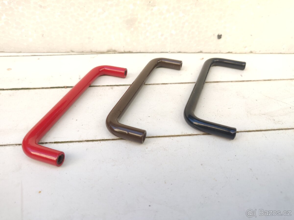 Kovové úchytky na nábytek, madla - 3