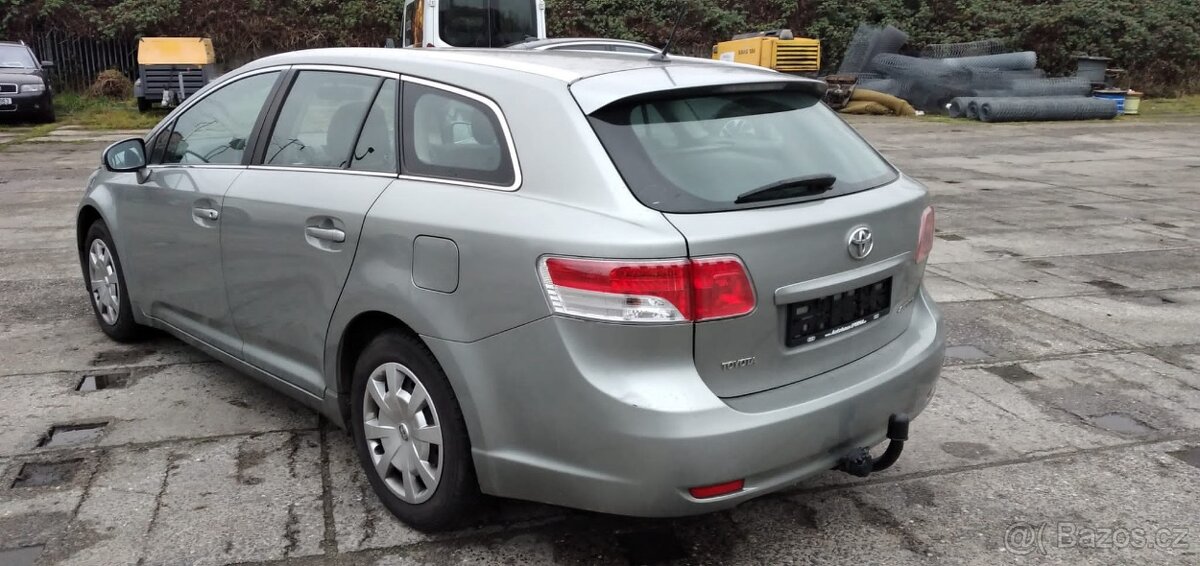 Toyota Avensis Kombi Life 1,6 16V 2011 130tis.km TOP STAV - 3