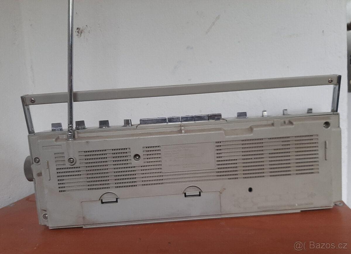 Stary funkční Panasonic RX-F20 - 3