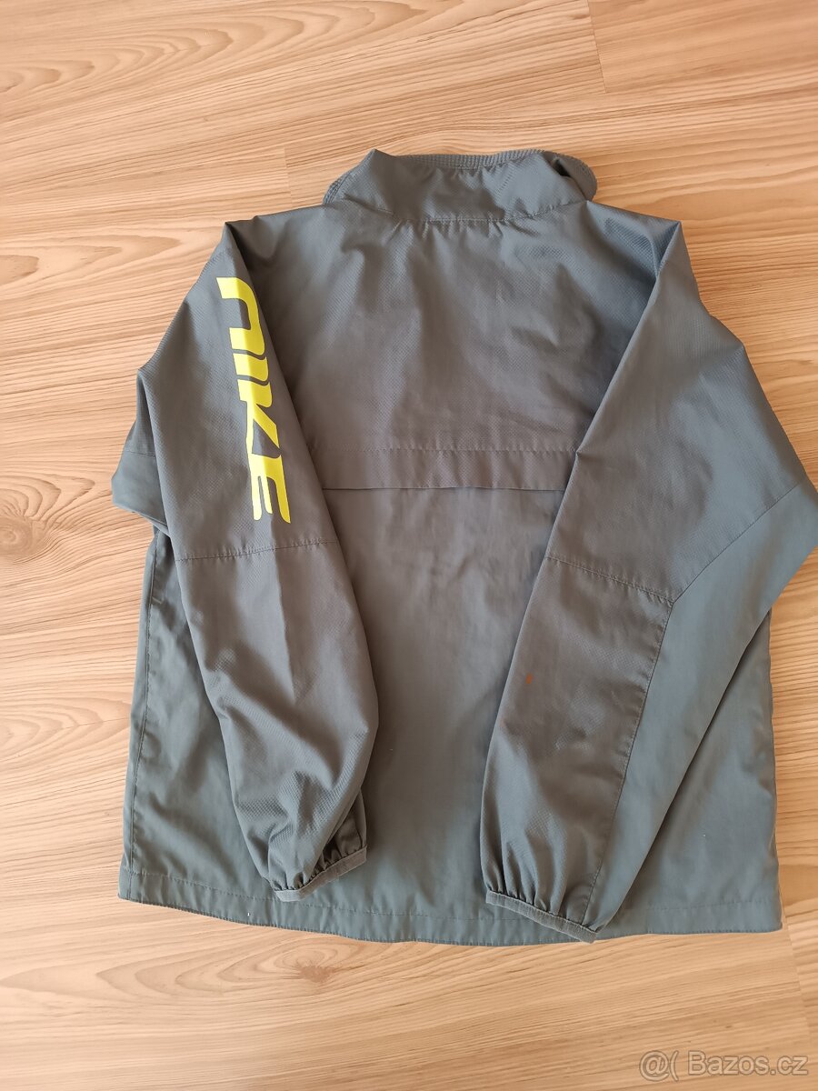 Bunda NIKE vel. 10/12 - 3
