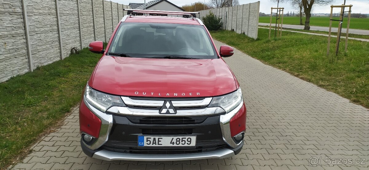 MITSUBISHI OUTLANDER 2,2Di-D 110KW,INTENSE,rv2016,ČR,7MÍST - 3
