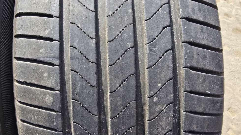 Letní pneu 235/45/20 Bridgestone - 3