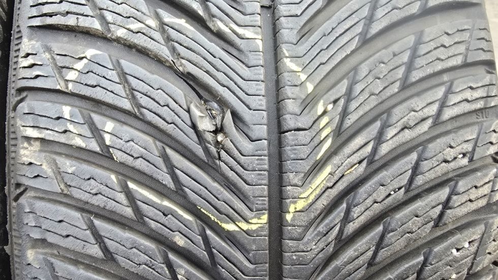 Zimní pneu 235/55/17 Michelin - 3