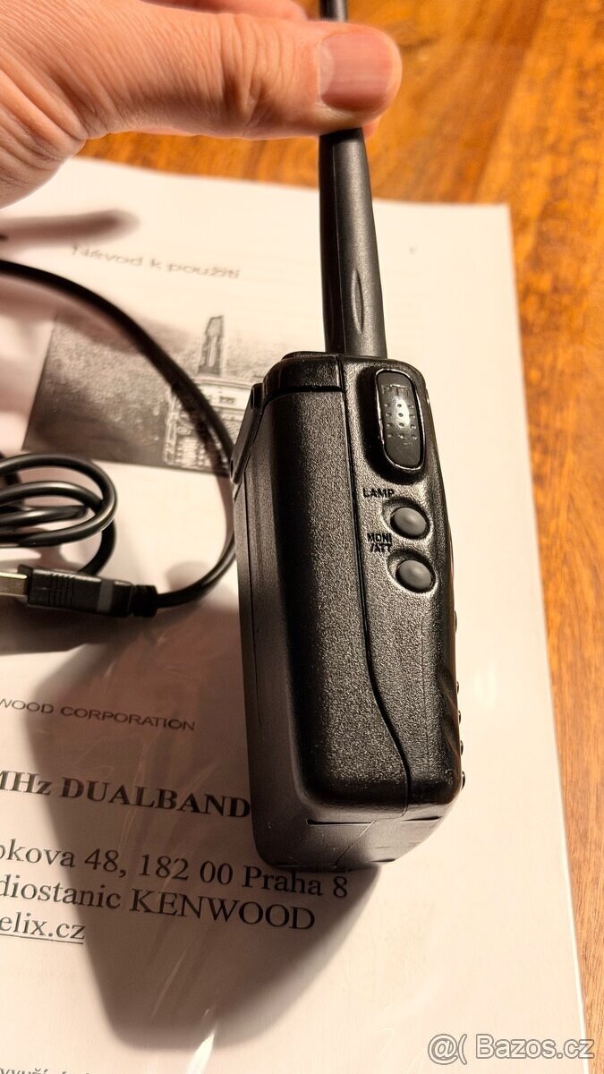 Kenwood TH-F7E -TOP STAV - 3