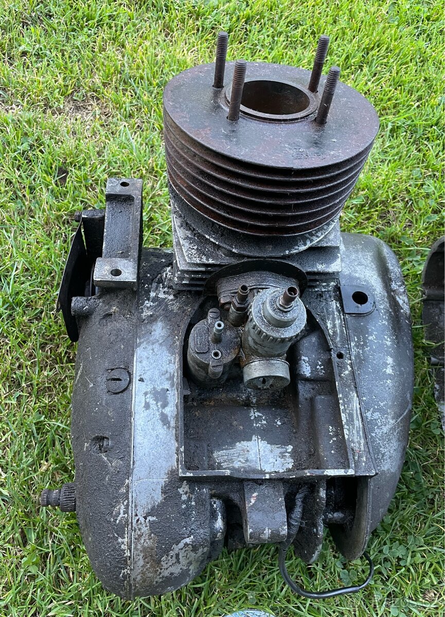 Motory ČZ Prase 175 Cena za vše. - 3