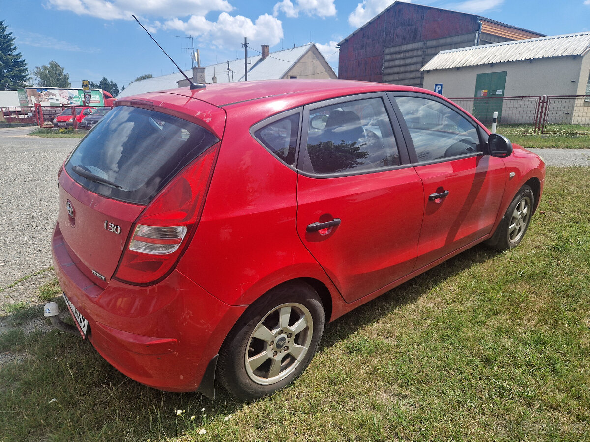 Hyundai i30 1.6 CRDi - 2009, ČR - 3